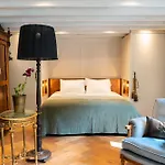Boutique Trompenberg فندق هيلْفِرسوم